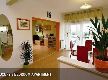 Plazibat 3* Stobreč