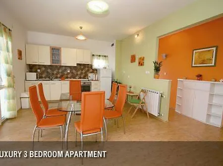 Πανσιόν Plazibat 3*