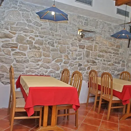 Plazibat Πανσιόν