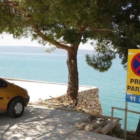 Plazibat Πανσιόν