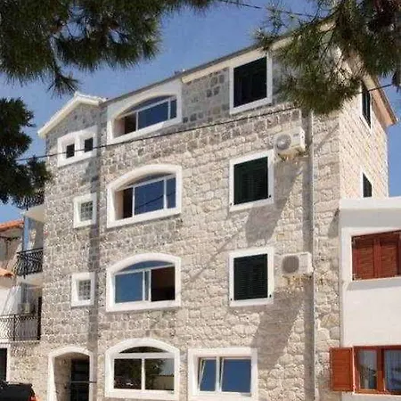 Plazibat Πανσιόν